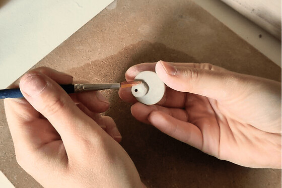 Atelier parure de bijoux en céramique Paris 15ème