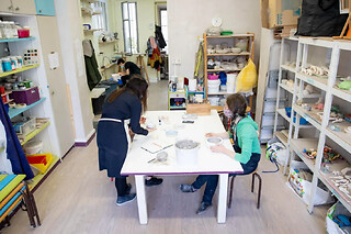 Atelier modelage duo de bols gigogne en céramique Paris 15ème