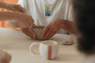 Atelier modelage d’un Mug en céramique à Paris 10ème