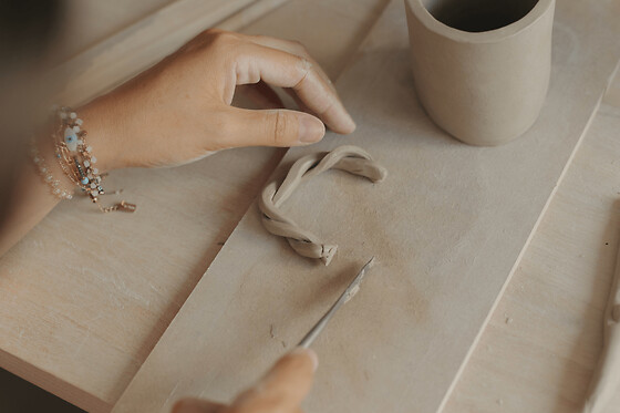 Atelier modelage d’un Mug en céramique à Paris 10ème
