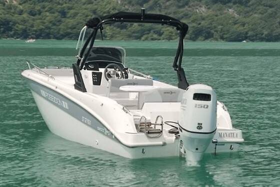 Location de bateau avec permis 8 pers. Grand Port Aix-les-Bains