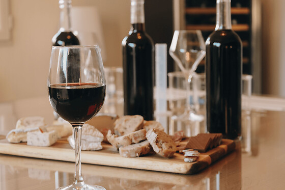 Atelier création de vin rouge et visite du Musée du Vin et du Négoce