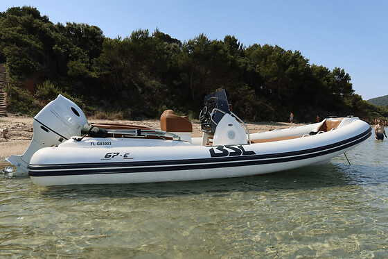 Location de bateau en journée avec ou sans skipper à Hyères (83)
