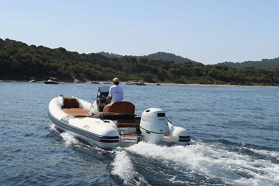 Location de bateau en journée avec ou sans skipper à Hyères (83)