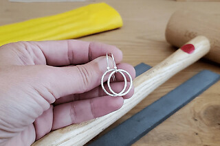 Atelier boucles d'oreilles en argent à Martignas-sur-Jalle (33)