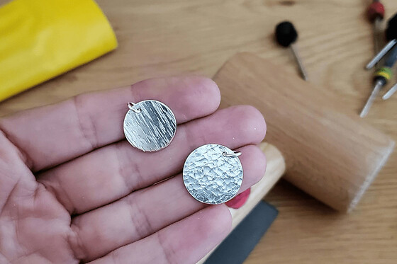 Atelier création d'une médaille en argent à Martignas-sur-Jalle
