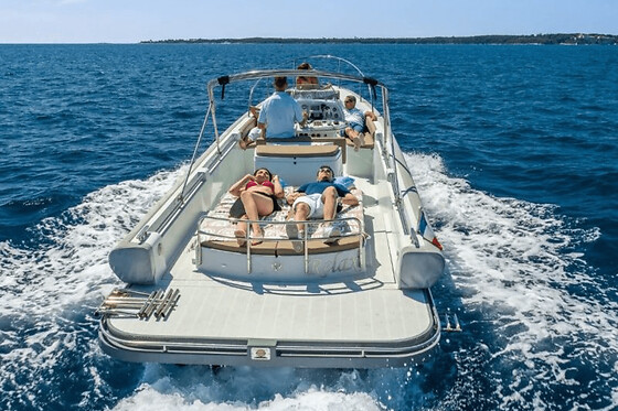 Location de bateau à moteur à Agay (83) - 1/2 journée - Haute saison