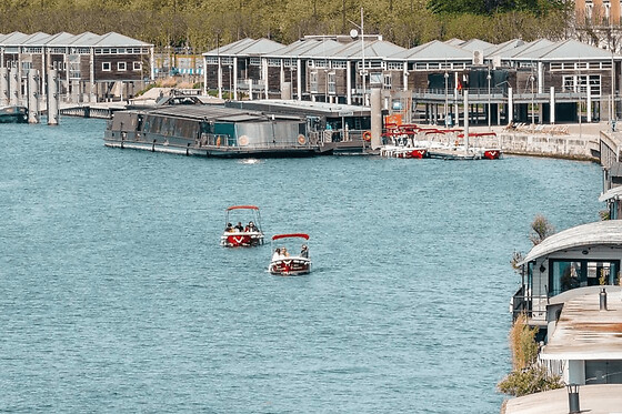 Location de bateau électrique (11 pers. max) à Boulogne - Location Most 1 heure