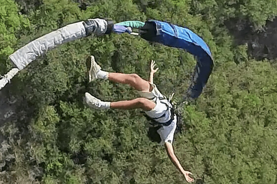 Saut pendulastique au Viaduc de la Fontaine à Saint-Leu