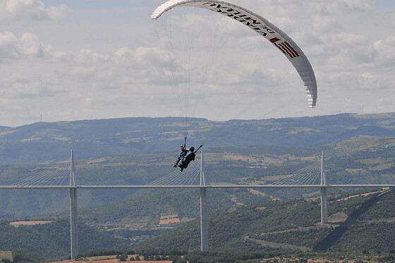 Baptême de l'air en parapente à Millau (12)
