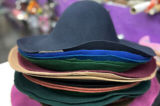Atelier création de chapeau à Gorbio (06)