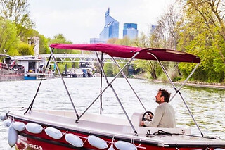 Location de bateau électrique (7 pers. max) à Levallois - Location Scoop 1 heure