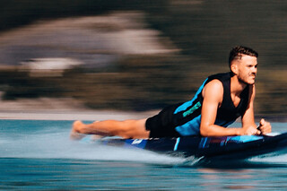 Cours de surf électrique et E-foil au lac de Serre-Ponçon (04)