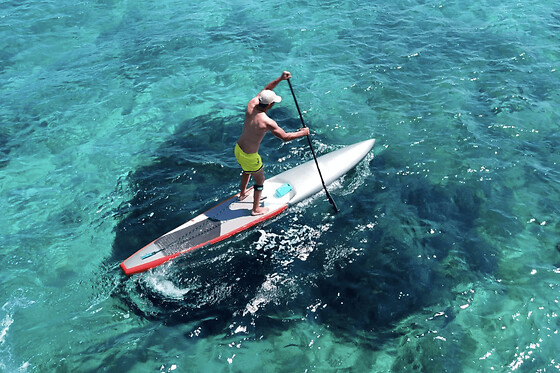 Stand-Up Paddle avec guide sur la plage d'Èze