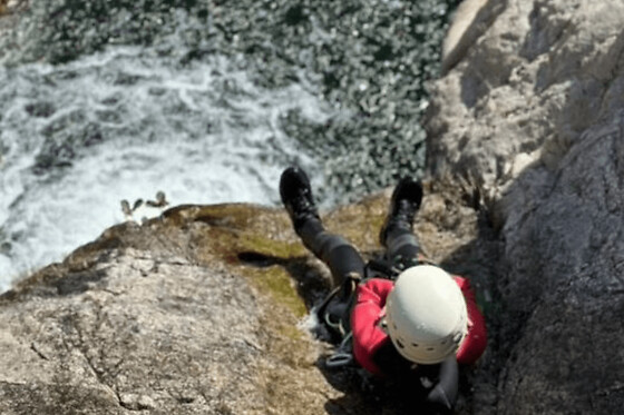 Canyoning dans le canyon de Trou Blanc, cirque de Salazie (97)