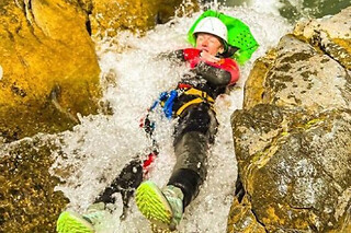 Canyoning dans le canyon de Trou Blanc, cirque de Salazie (97)