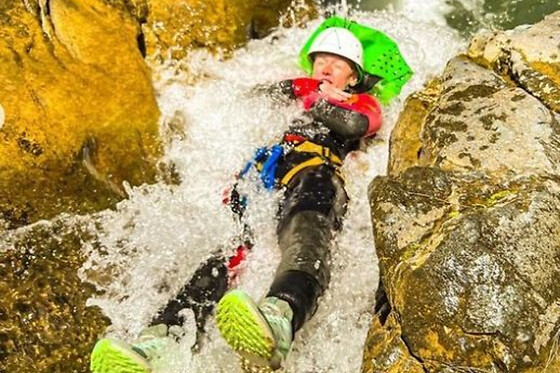 Canyoning dans le canyon de Trou Blanc, cirque de Salazie (97)