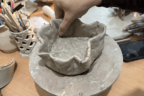 Atelier modelage & peinture sur céramique à Paris 20ème