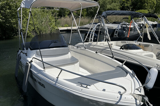 Location de bateau sans permis 6 p. Port de Mémard Aix-les-Bains