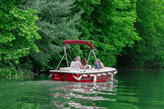 Location de bateau électrique (7 pers. max) à Bougival - Location Scoop 1 heure