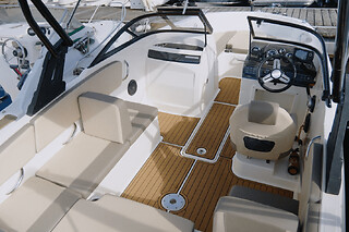 Location de bateau avec permis 7 pers. Grand Port Aix-les-Bains