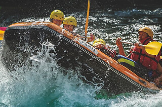 Rafting à Saint-Béat : descente ludique sur la Garonne
