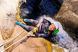 Canyoning intégral dans le canyon de Fleur jaune à Cilaos (97)