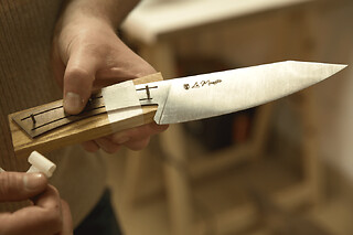 Atelier assemblage d'un couteau de chef à Gennevilliers (92)
