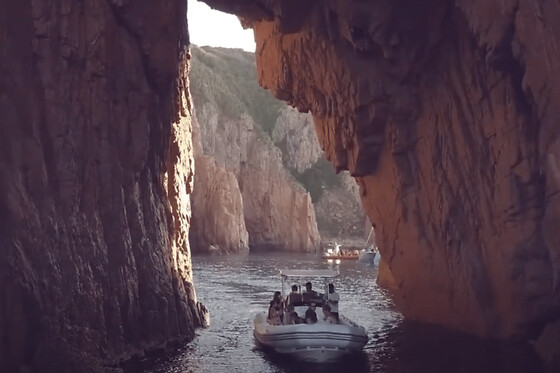 Découverte des calanques de Piana en bateau depuis Porto