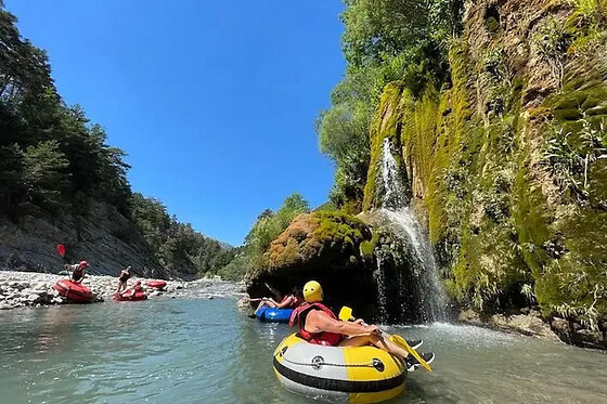 Tubing dans les gorges de Fontgaillarde au Verdon (04)