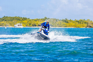 Initiation au jet ski à Morne-à-l'Eau (97)