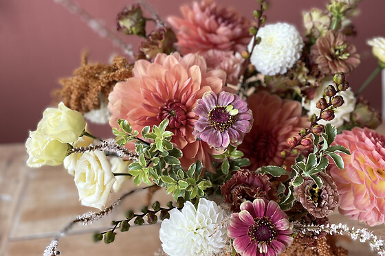Atelier création d’un bouquet de fleurs de saison à Mouvaux (59)