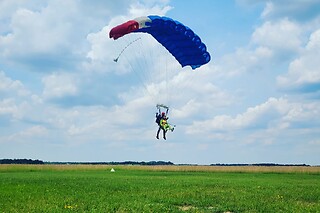 Baptême de saut en parachute - Fly attitude - Vimory (45)