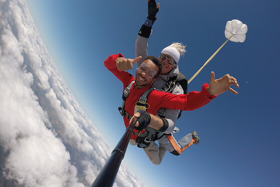 Baptême de saut en parachute - Fly attitude - Vimory (45)