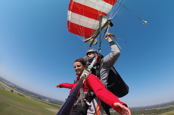 Baptême de saut en parachute - Fly attitude - Vimory (45)