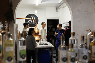 Atelier distillation et assemblage de votre gin à Paris