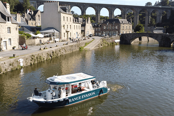 Balade sur le canal d'Ille et Rance près de Dinan (22)