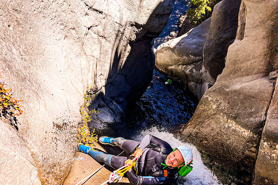 Canyoning dans le canyon de Fleur jaune à Cilaos (97)