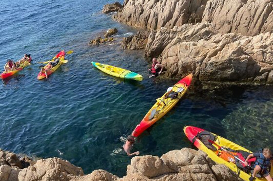 Randonnée guidée en kayak depuis la plage de Pampelonne