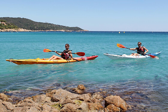 Randonnée guidée en kayak depuis la plage de Pampelonne