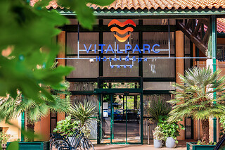 Massage du corps, accès à l'espace détente et à la piscine, et un brunch en duo à l'Hôtel Vitalparc hôtel & Spa – The Originals Collection à Lacanau (33)