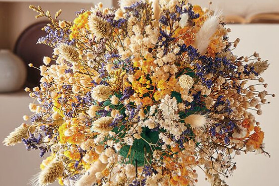 Atelier couronne fleurie à Paris 12ème - Couronne bombe de fleurs - Duo parent/enfant