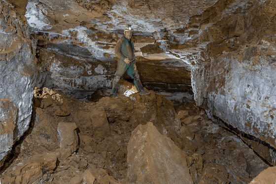 Spéléologie dans la Grotte de Pézenas (07)