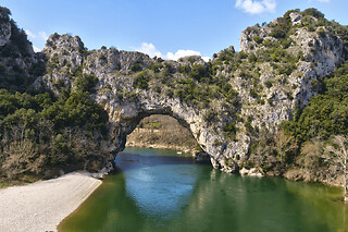 Location de Canoë dans les gorges de l'Ardèche : parcours 24km