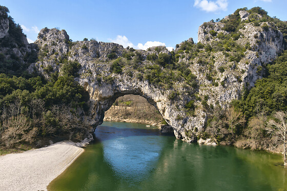 Location de Canoë dans les gorges de l'Ardèche : parcours 24km