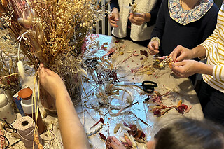 Atelier couronne prénom et fleurs séchées à Toulouse (31)