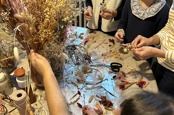 Atelier couronne prénom et fleurs séchées à Toulouse (31)