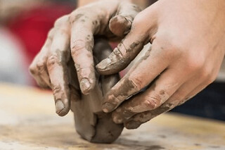 Atelier céramique parent/enfant à Paris 7ème