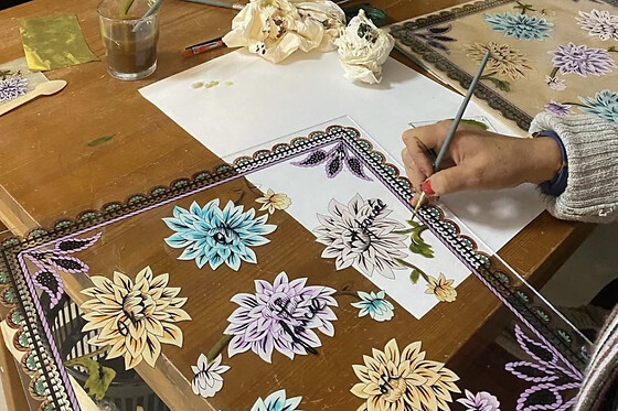 Atelier de fixé sous verre à Paris 19ème