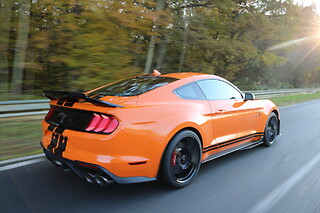 Découverte Ford Mustang Shelby GT500 (4 tours) sur le Circuit de Nogaro (2.2km)